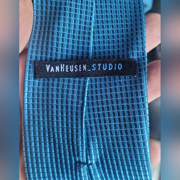 Van Heusen Blue Silk Tie - Picture 3 of 4